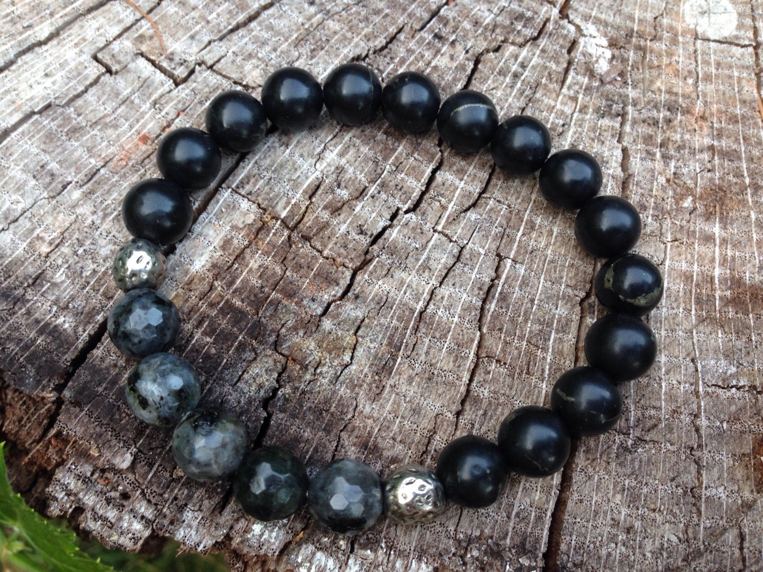 Mens bracelet in shungite and labradorite, EMF protection, natural stone bracelet, protection jewelry