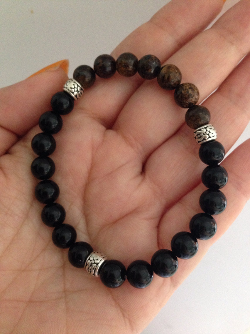 Men's bracelet in black onyx and bronzite, confidence, stone jewelry, mens mala bracelet, gemstone bracelet