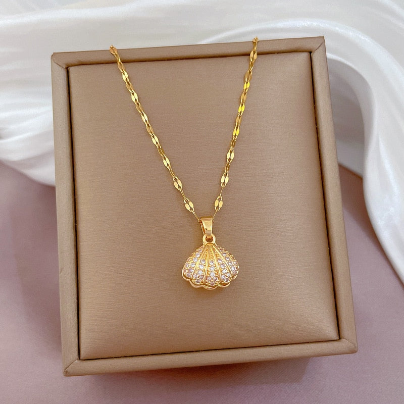 Shell Pearl Necklace