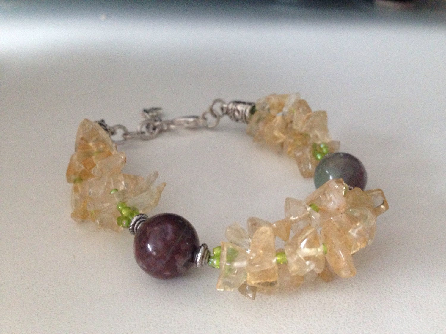 Women's bracelet sunny bracelet in citrine and agate, stone bracelet, stone jewelry, mala bracelet